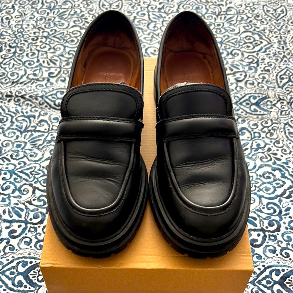 Madewell Black Leather Loafers with Modern Sole